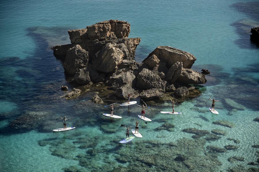¿Dónde alquilar pádel surf en Menorca?