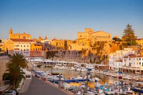 Qué ver en Menorca [que no sean playas]
