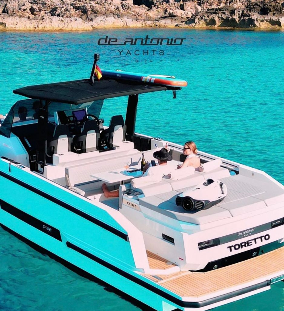 barco de lujo de alquiler en Menorca