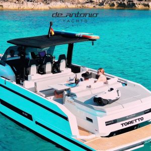 barco de lujo de alquiler en Menorca