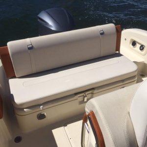 barco-en-menorca-1030x773